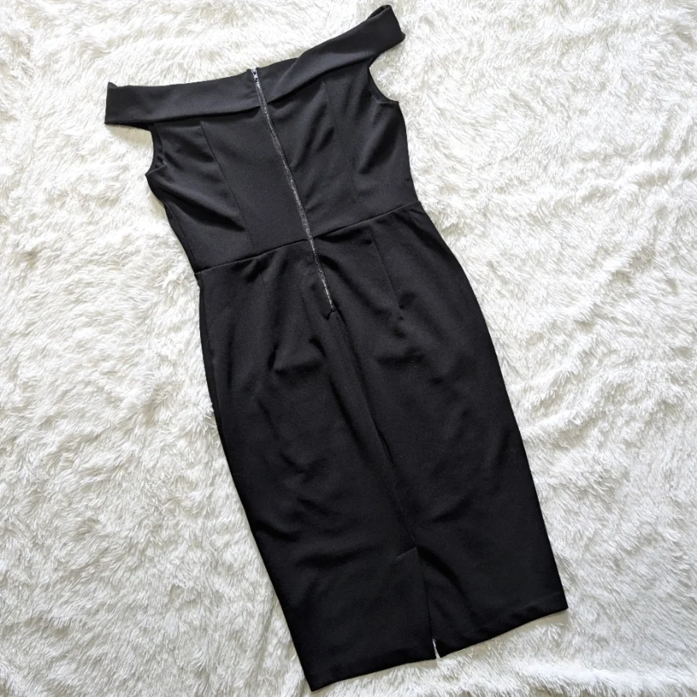 Eci Black Off The Shoulder Wide Neck Fitted Bodycon Sheath Dress Size 8
